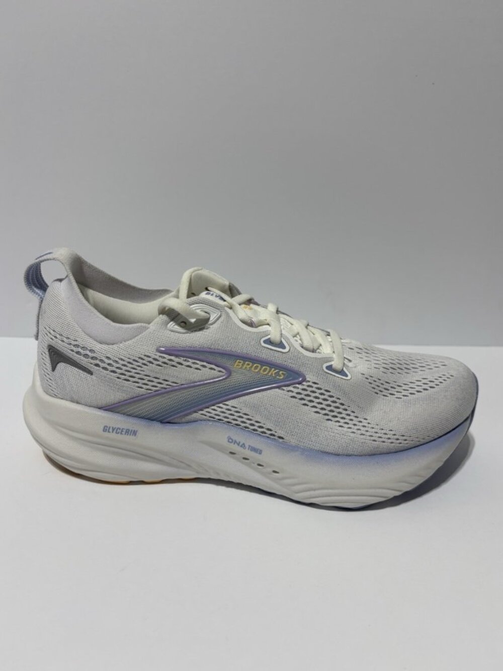 Brooks Women’s Glycerin 22, White/Blue Running Shoes, Size 8.5 M